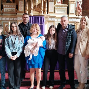 Biskup Gorski krstio peto dijete u obitelji Razum